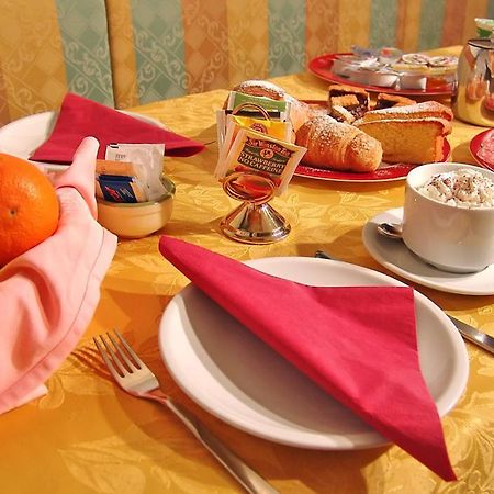 Jolly B&B - Affittacamere 디마로 외부 사진